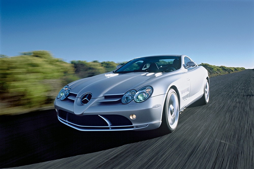 Mercedes-Benz SLR McLaren: La Leyenda Plateada marca un Tiempo Formidable en el Nürburgring Nordschleife