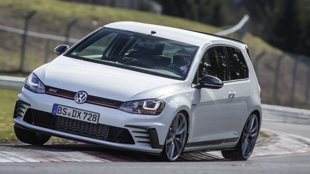 Volkswagen Golf GTI Clubsport S: Récord Para un Coche de Producción con Tracción Delantera (Prueba I)