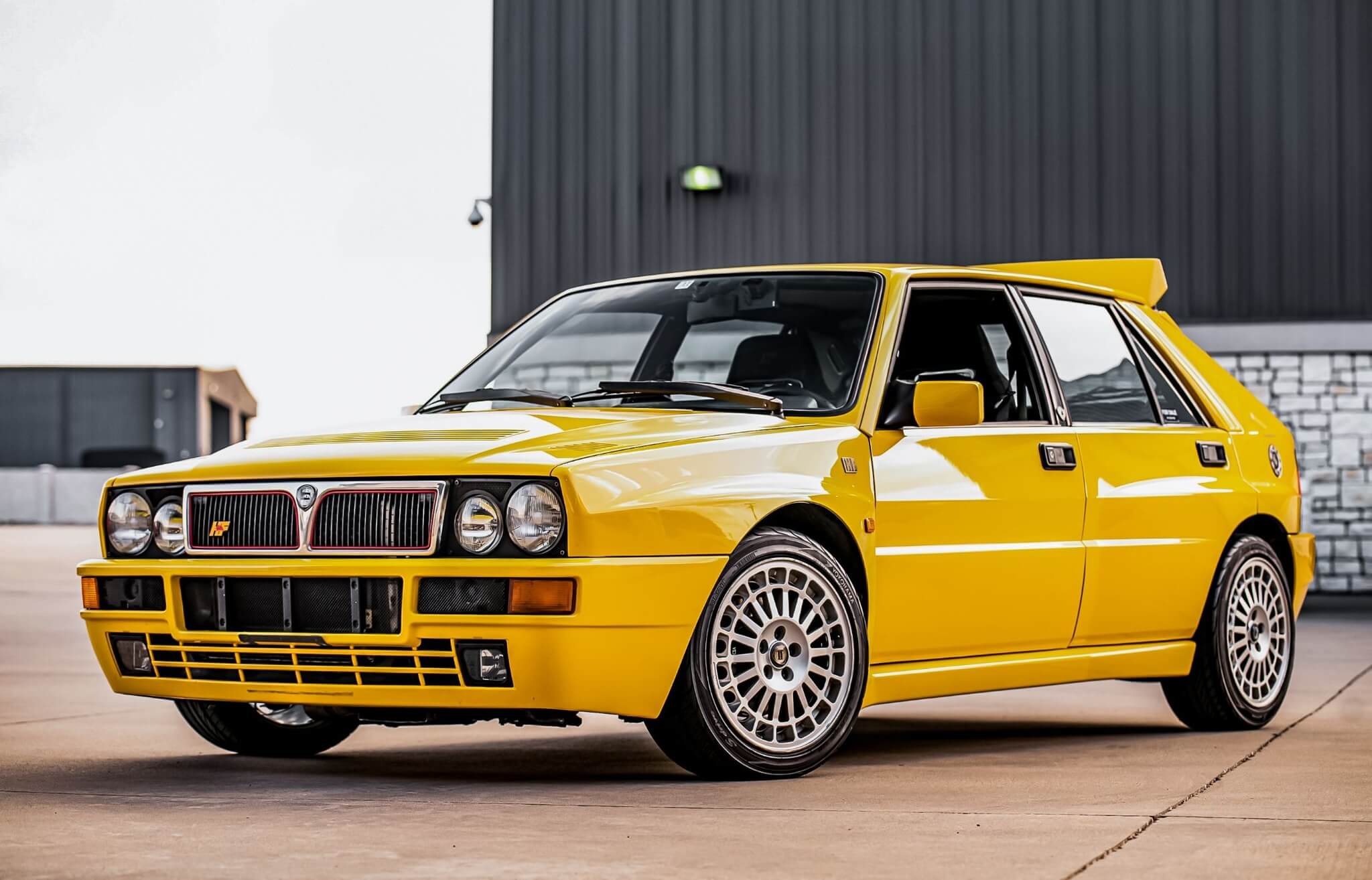 Lancia Delta HF Integrale Evo 2: El Rey del Rallyes en el Infierno Verde
