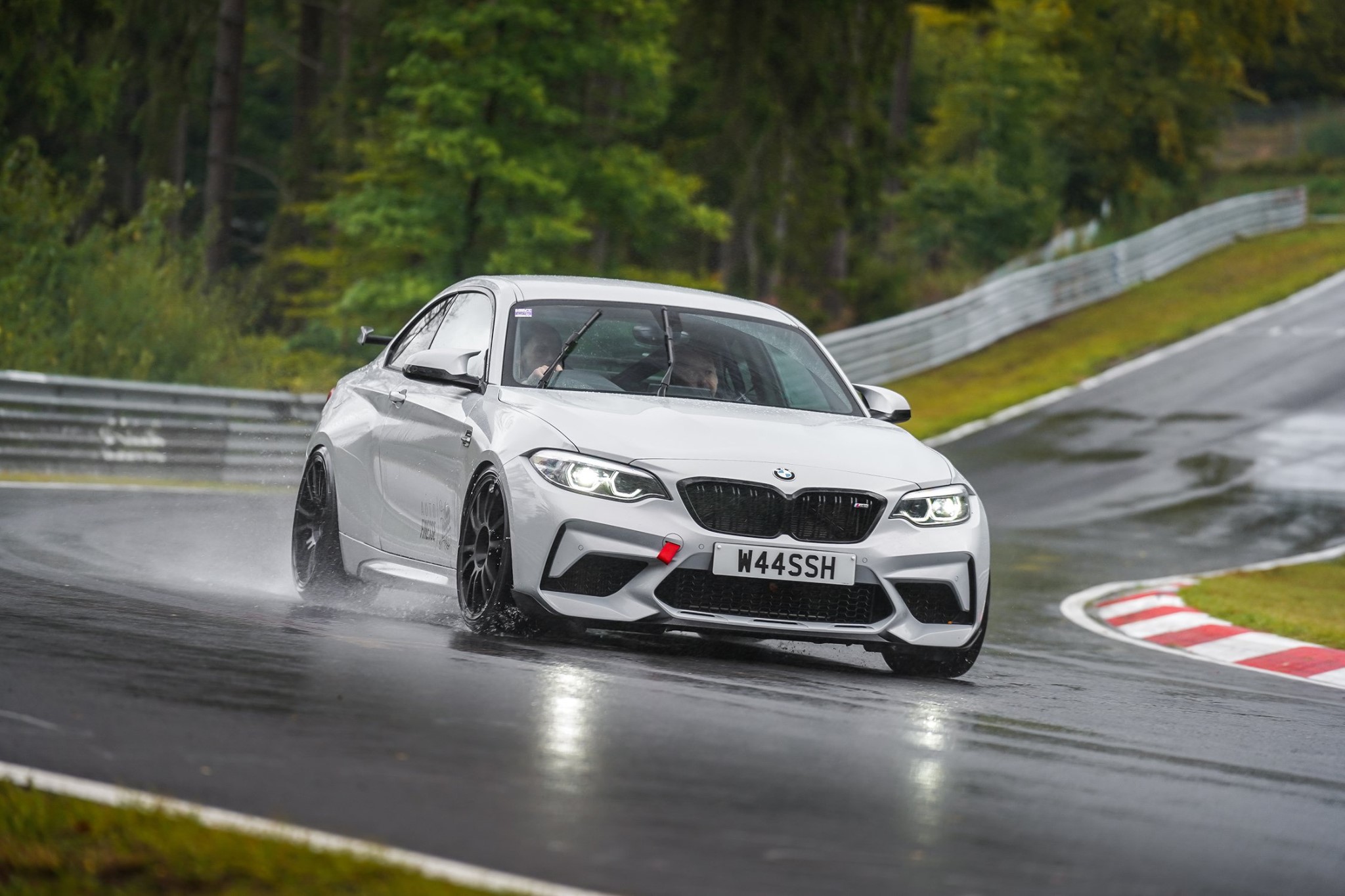 BMW M2 Competition: El M2 con Corazón de M4, el Dueño del "Grüne Hölle"