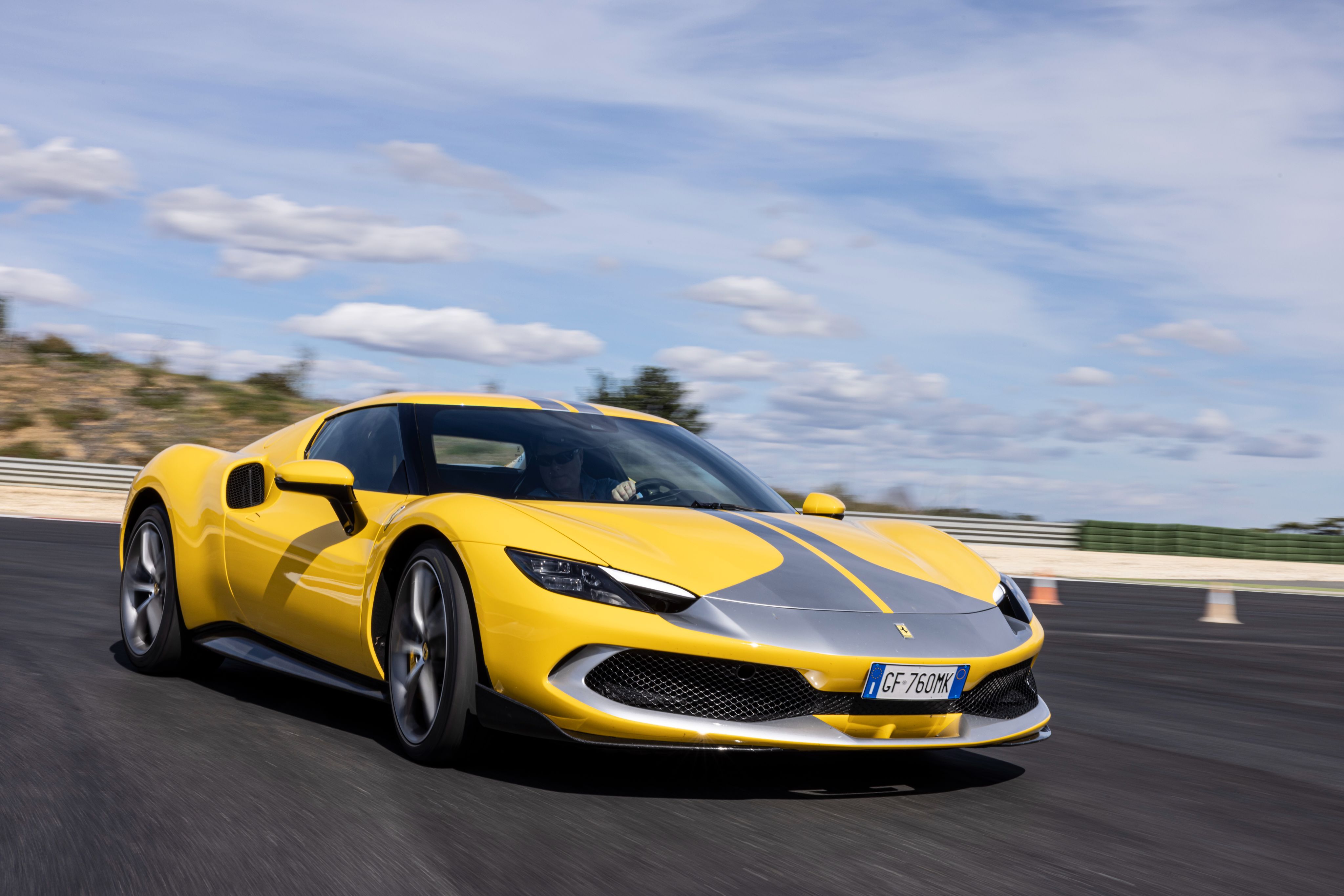 El 296 GTB, el primer Ferrari de producción en bajar de los siete minutos