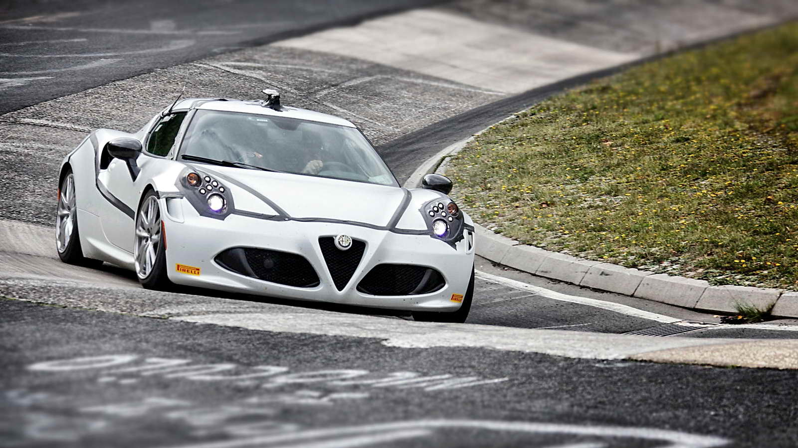 Alfa Romeo 4C: la pequeña bestia de 240 CV que desafió Nürburgring con un tiempo brutal 