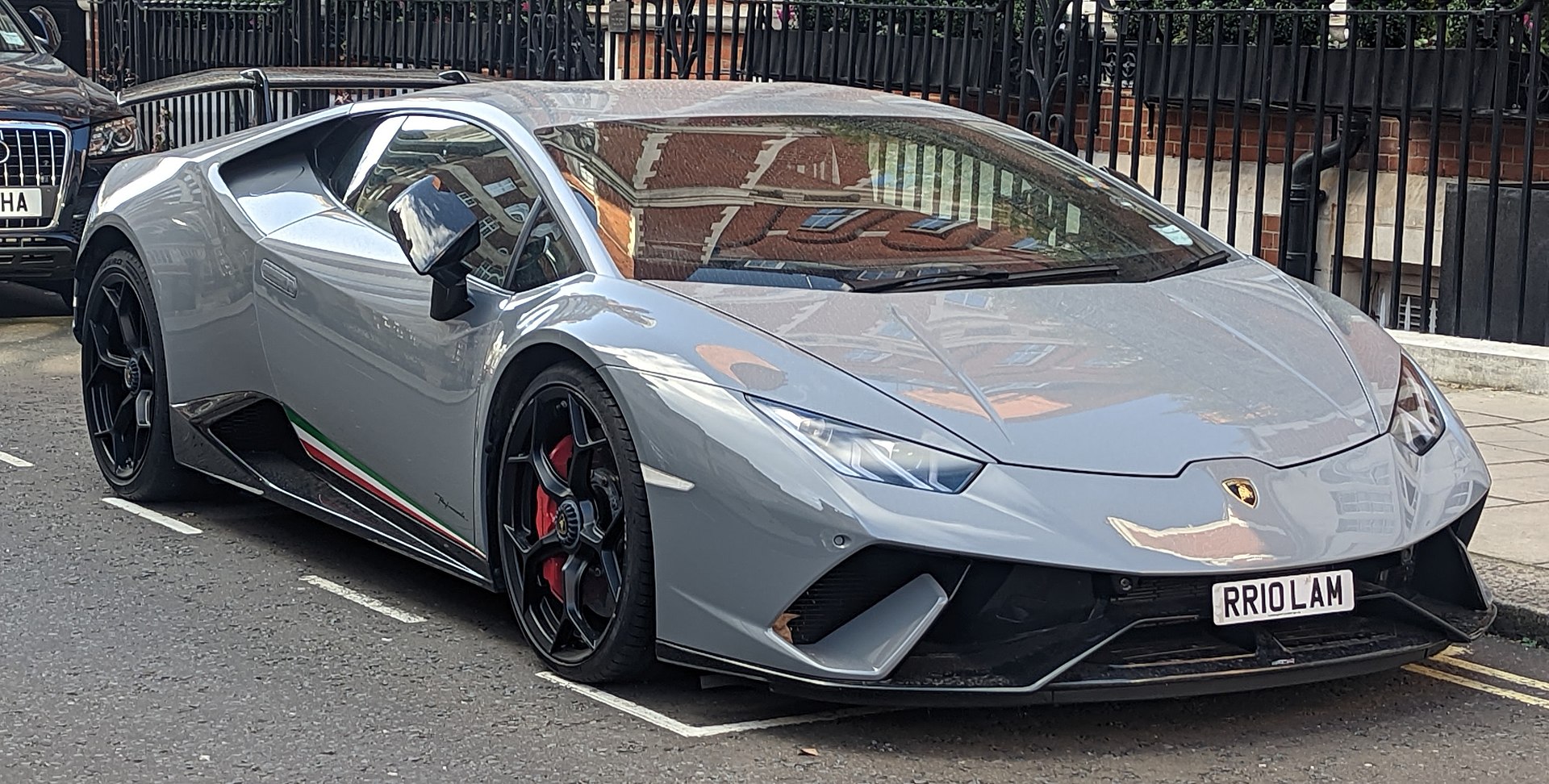 Huracán Performante LP640-4: Un Depredador en el Asfalto